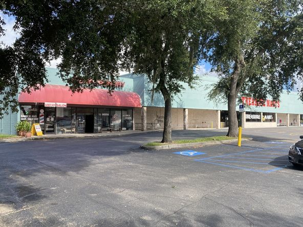 Bartow Village Shopping Center + 0.81 Acre Parcel: 1475 US Highway 17 S, Bartow, FL 33830